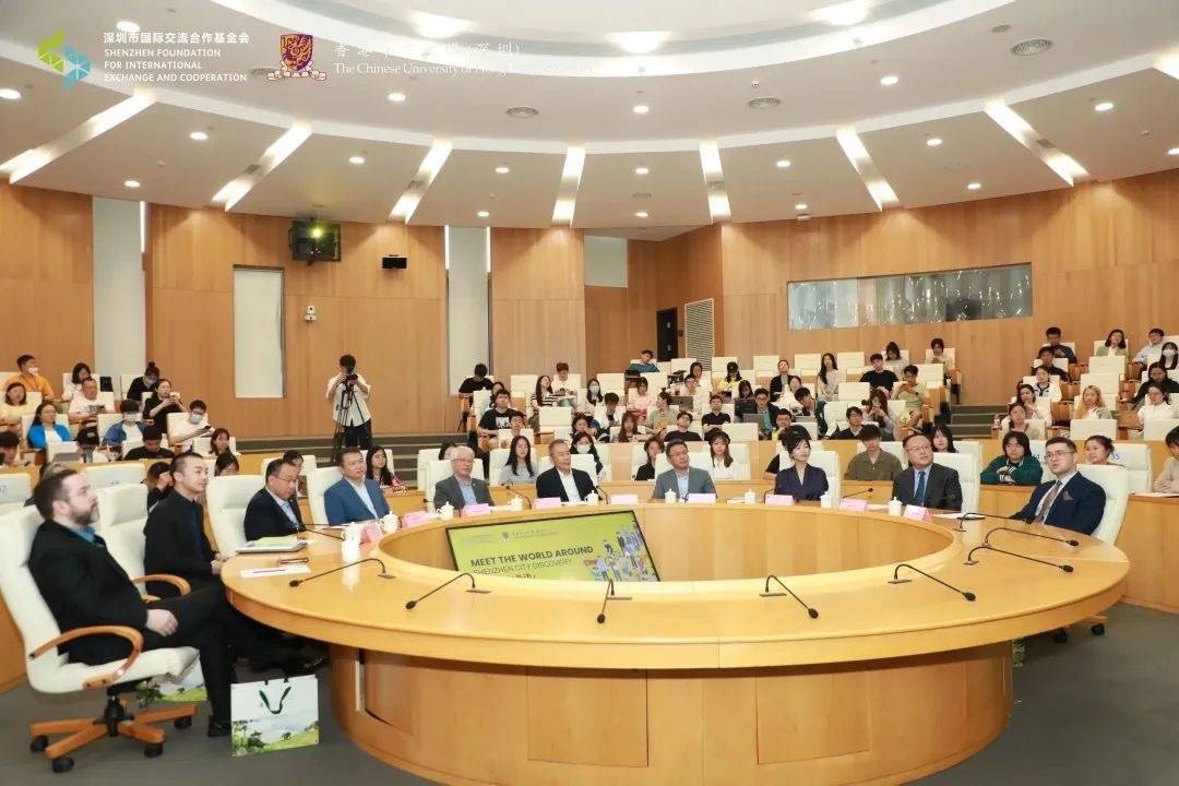 王石现身港中大(深圳)校园!他讲了低碳、赛艇和珠峰_国际交流_活动_国际化