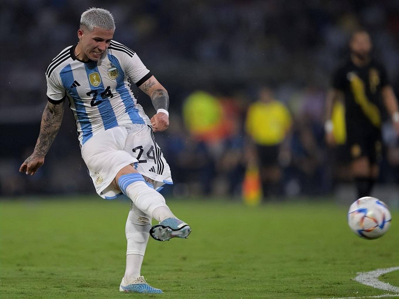 友谊赛:阿根廷7-0库拉索,梅西戴帽 国家队百球,迪马利亚点射_蒙铁尔