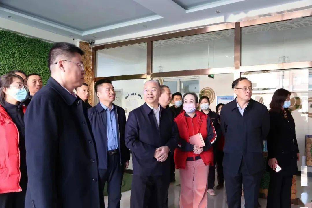 包头市人民政府副市长刘国明带队督导学校食堂食品安全"两个责任"包保