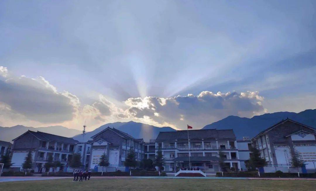 【绿美校园】喜洲镇二中:春天正是读书时,风华正茂好少年_风景_学子