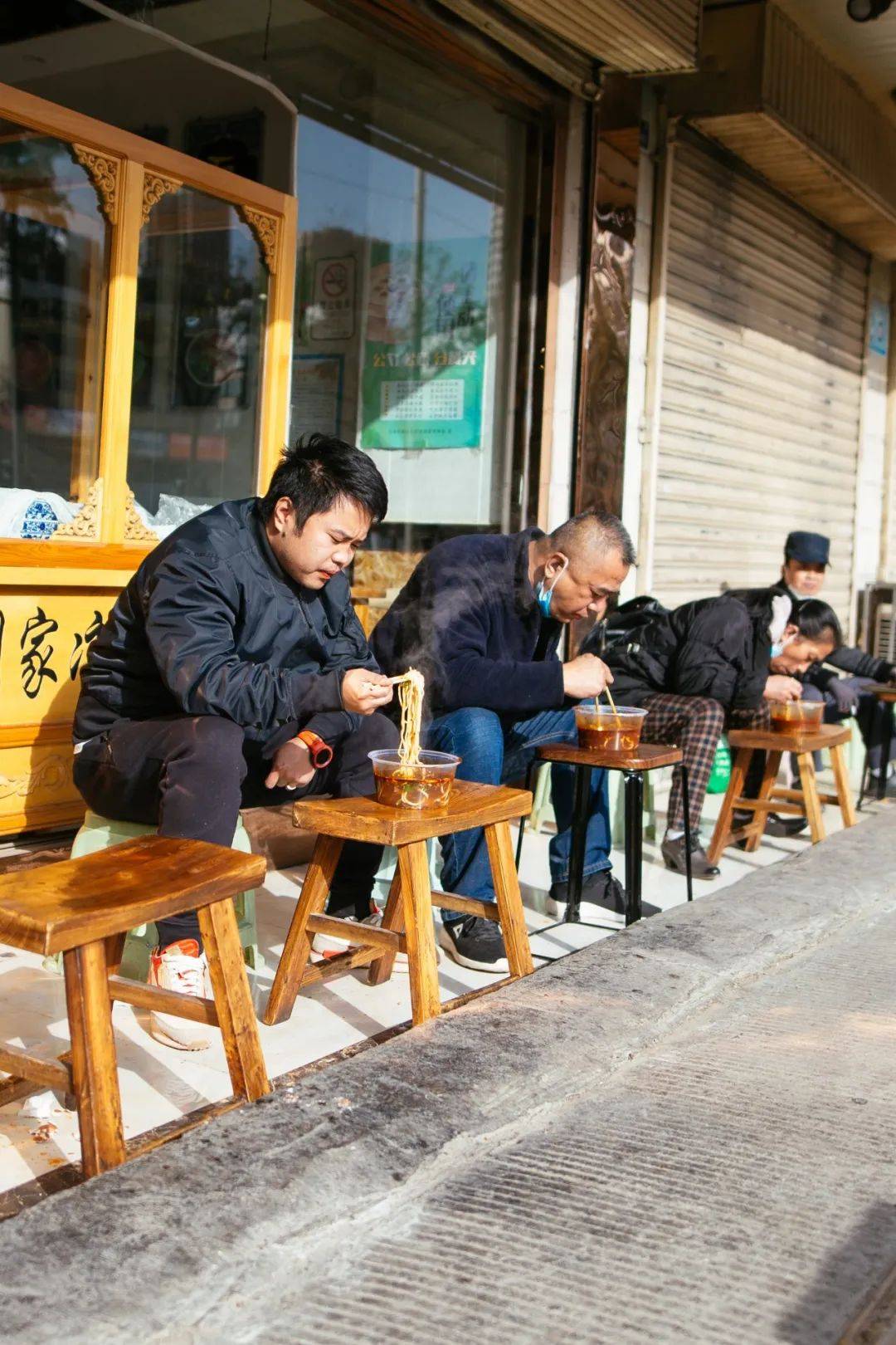 这碗“天下第一面”，为何让兰州人疯狂想念？_摄影_马子_砍柴