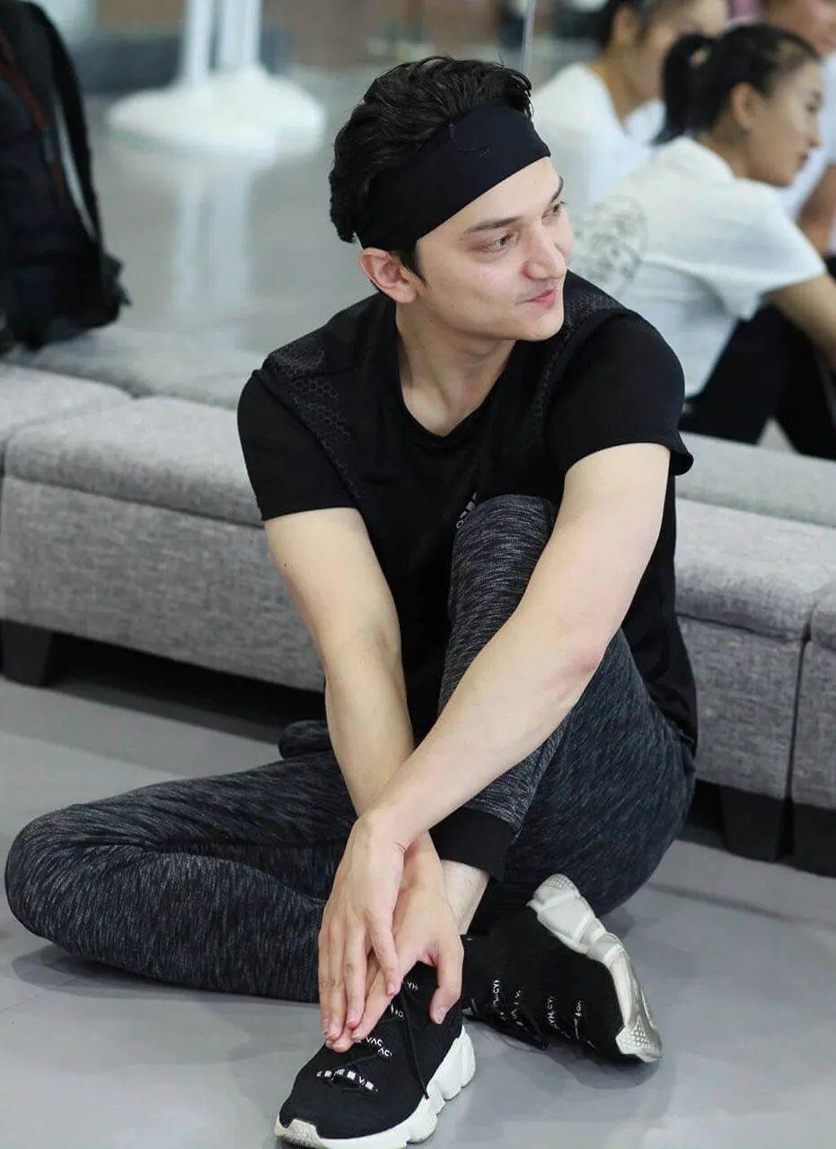 香山之恋》《情暖天山》《列兵玉米提》《快乐的玉米提你要去哪里》等