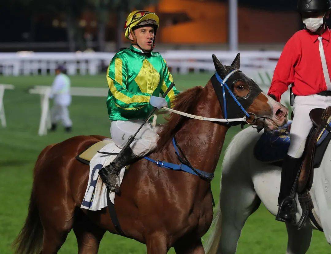 【罗厩起飞】罗富全食出三宝 嘉里取得2023年在港首场头马_赛事_注目