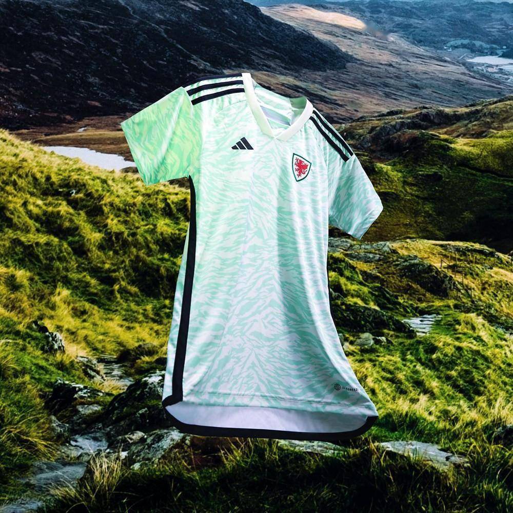 阿迪达斯发布威尔士女足代表队2023年客场球衣_球员_球迷_足球