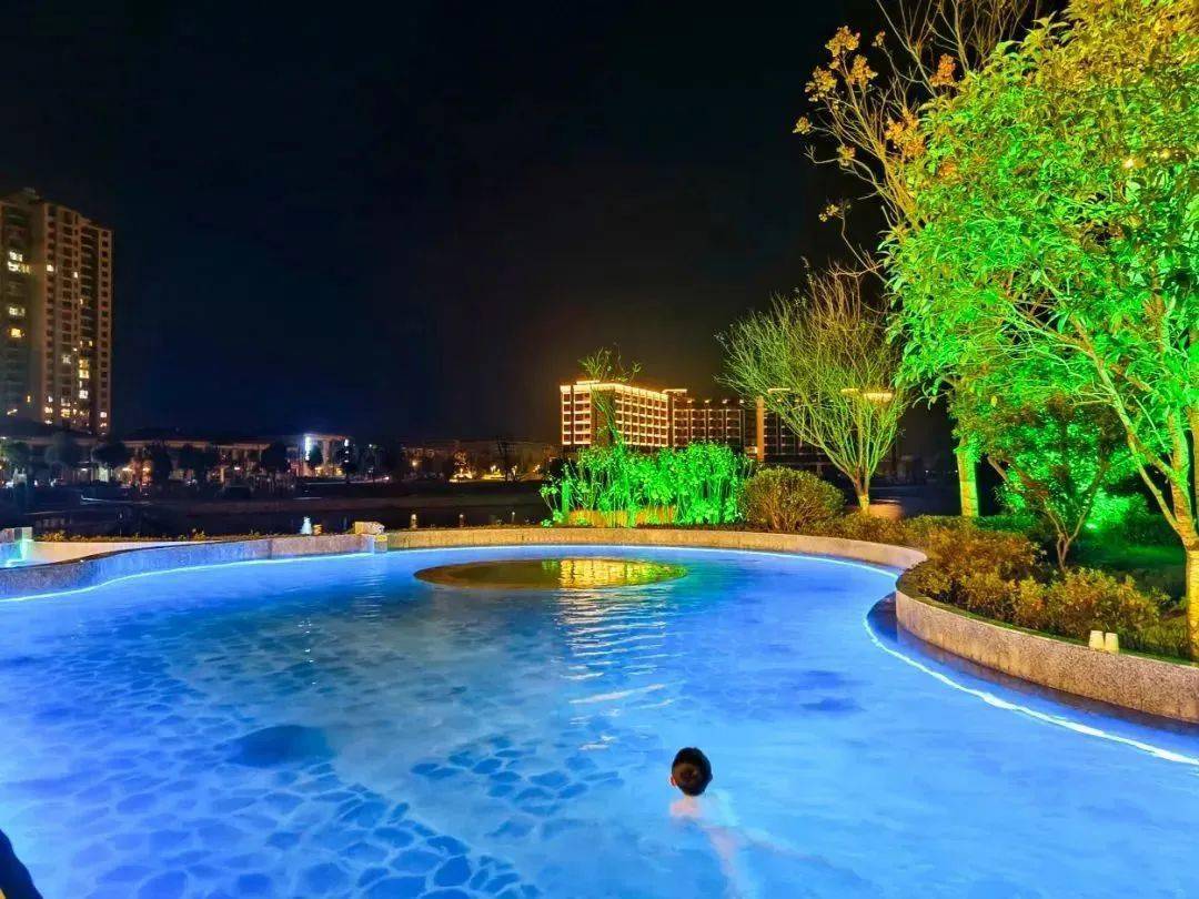 5小时-灰汤温泉-雅苑别墅-臻稀温泉_旅行_套餐_大床