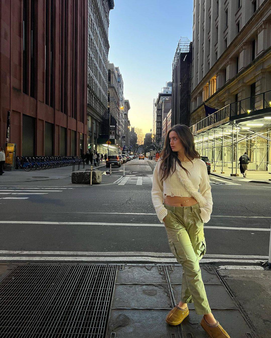 莫拉塔与妻子格策妻子瓜迪奥拉女儿复合后,伊卡尔迪与旺达频秀恩爱