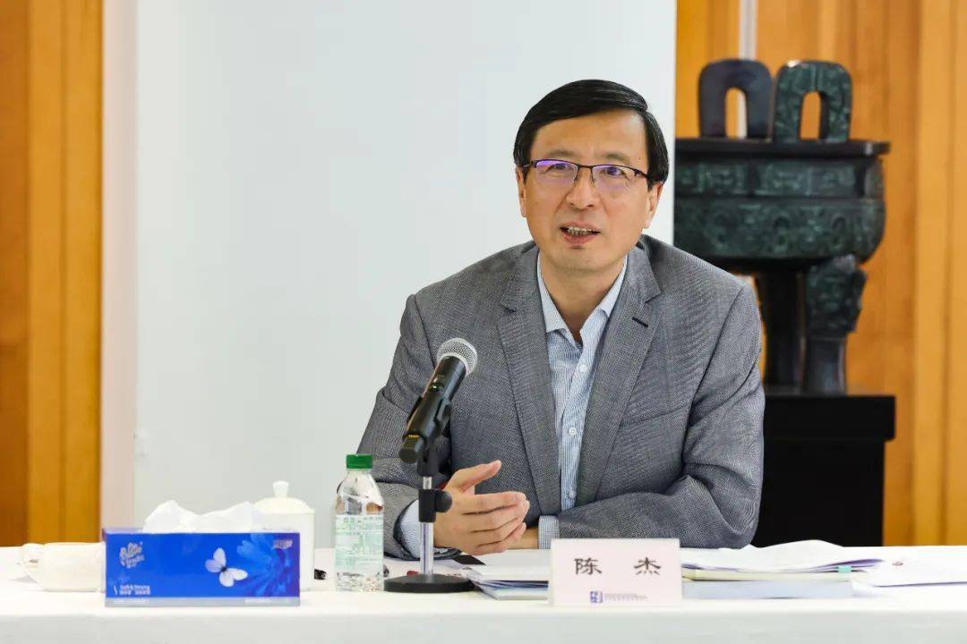 教育部副部长陈杰赴中外语言交流合作中心调研_发展_国际_精神