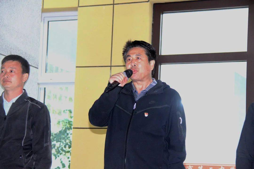 固原二中开展清明节英雄路徒步百里祭英烈暨2022级社会综合实践活动