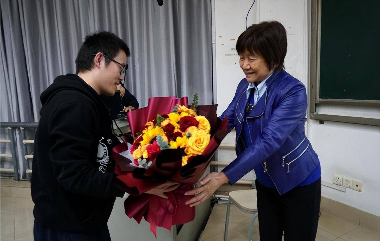 84岁卢光琇教授,给湘雅医学院本科生带来干细胞启蒙_克隆_人类_湖南