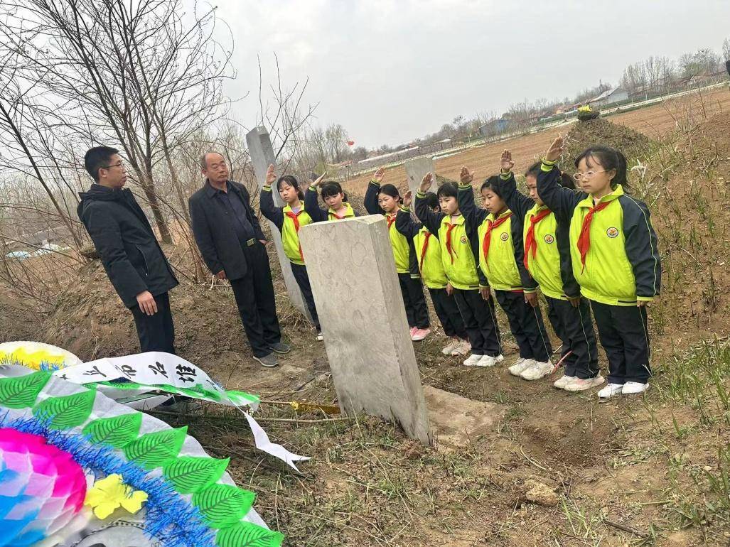 新时代文明实践·缅怀革命先烈,传承红色基因——石堆镇小学举行清明