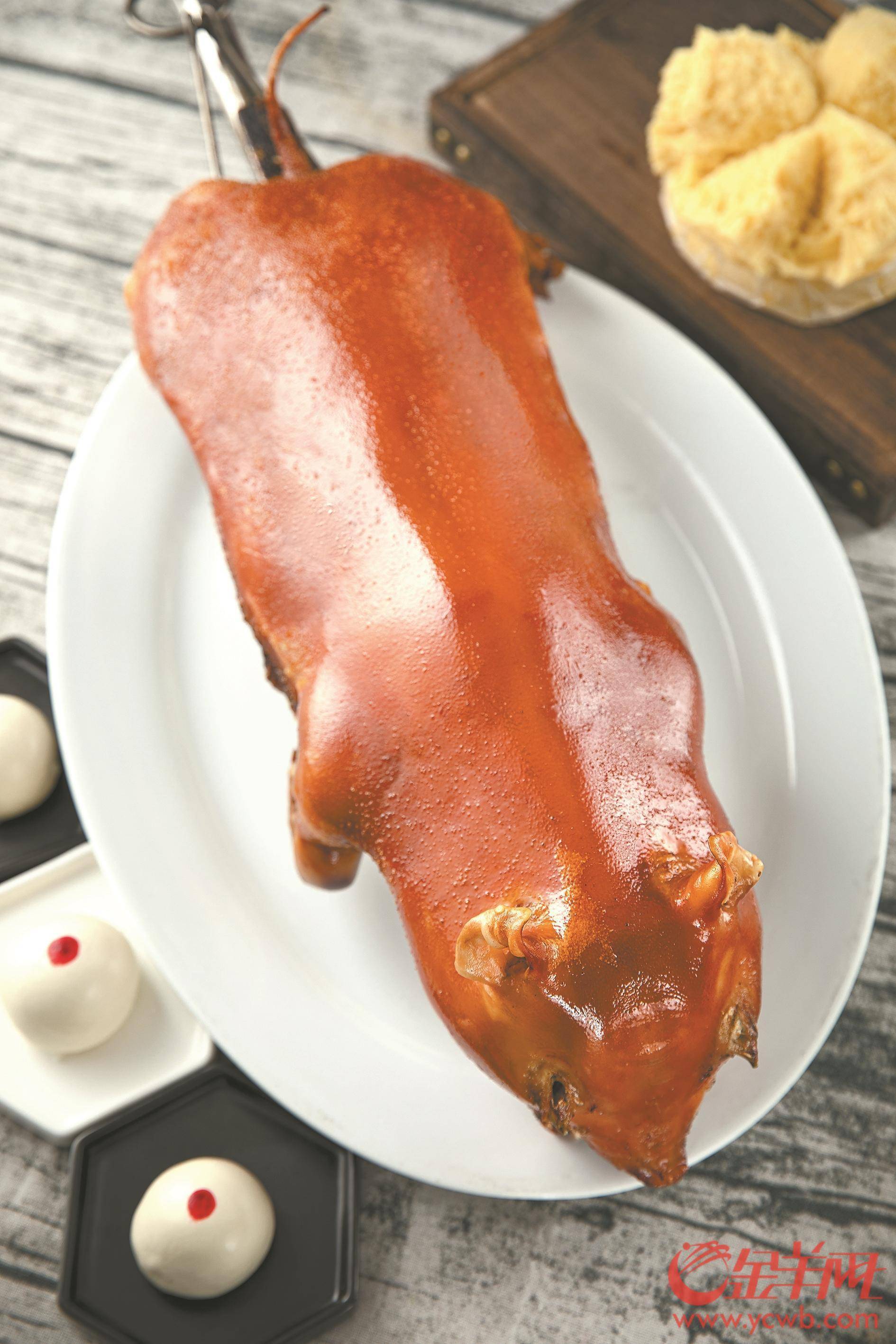 清明时节金猪成"头牌" 广州多家酒店推出乳猪优惠_地区_价格_产品