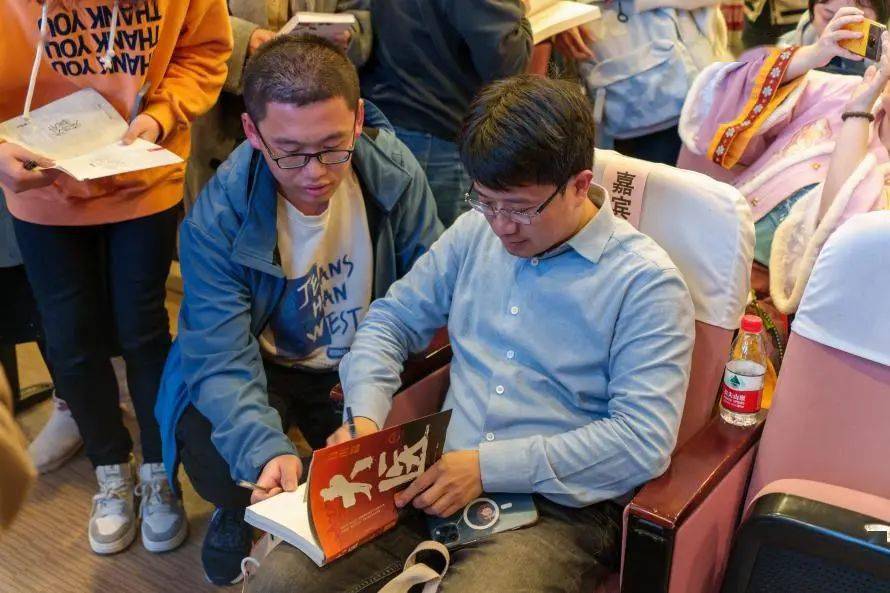 马伯庸走进复旦新闻学院,讲述历史中的大与小_长河_讲座_写作