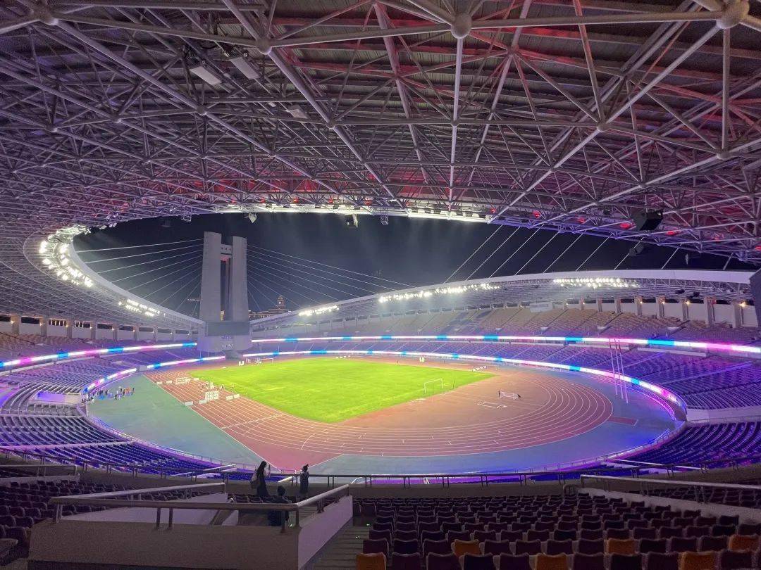 黄龙体育中心_进行_观众