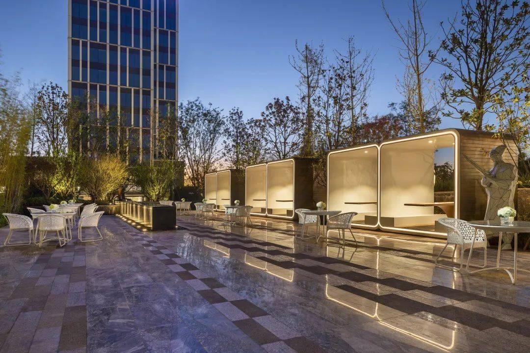 大堂吧让宾客在匆忙旅途之余,品云南高山珍茗,或喝一杯特调鸡尾酒