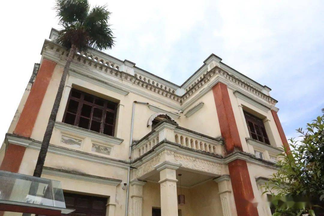 严子珍对于西方文化接纳能力很强,所以,在传统中国建筑的基础上,1936