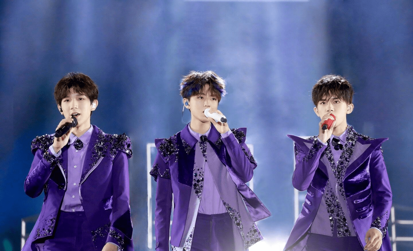 tfboys六周年演唱会出现小插曲,五月天助力恋爱ing引爆全场_偶像_开心