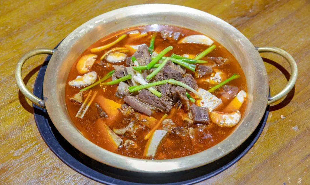 136元抢酱小七火锅新套餐!含锅底,蒜蓉铁板虾,十秒脆毛肚,手切嫩牛肉.