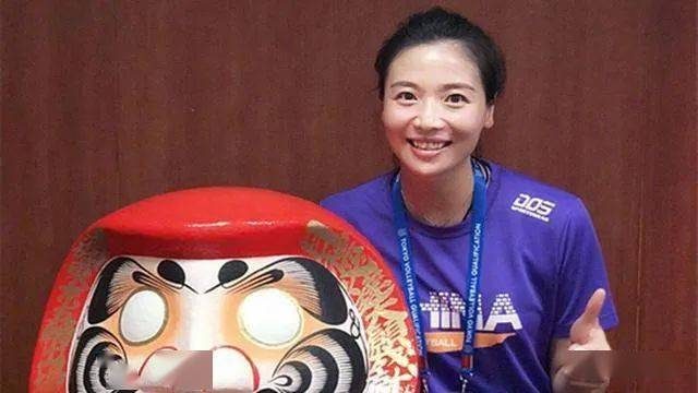 女排魏秋月官宣新职务,已经走马上任,成中国女排第一人!
