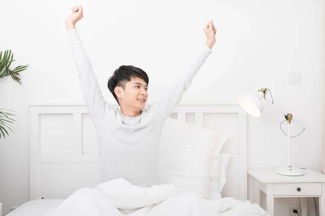 猛起身的时候很容易感到头晕,恍惚,这是因为身体的血流方向发生改变