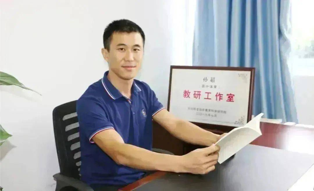 西乡中学拥有一支爱岗敬业,业务精湛,善励会导的教师队伍,现有教职工