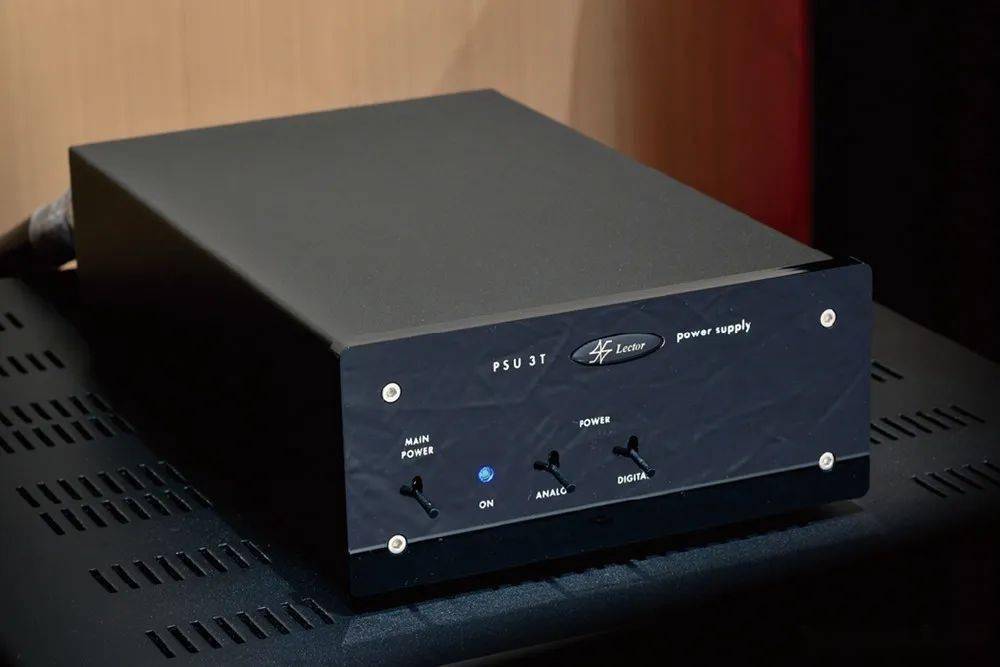 音响性和音乐性的最佳平衡点:lector(力陀)cdp-707 胆输出分体供电