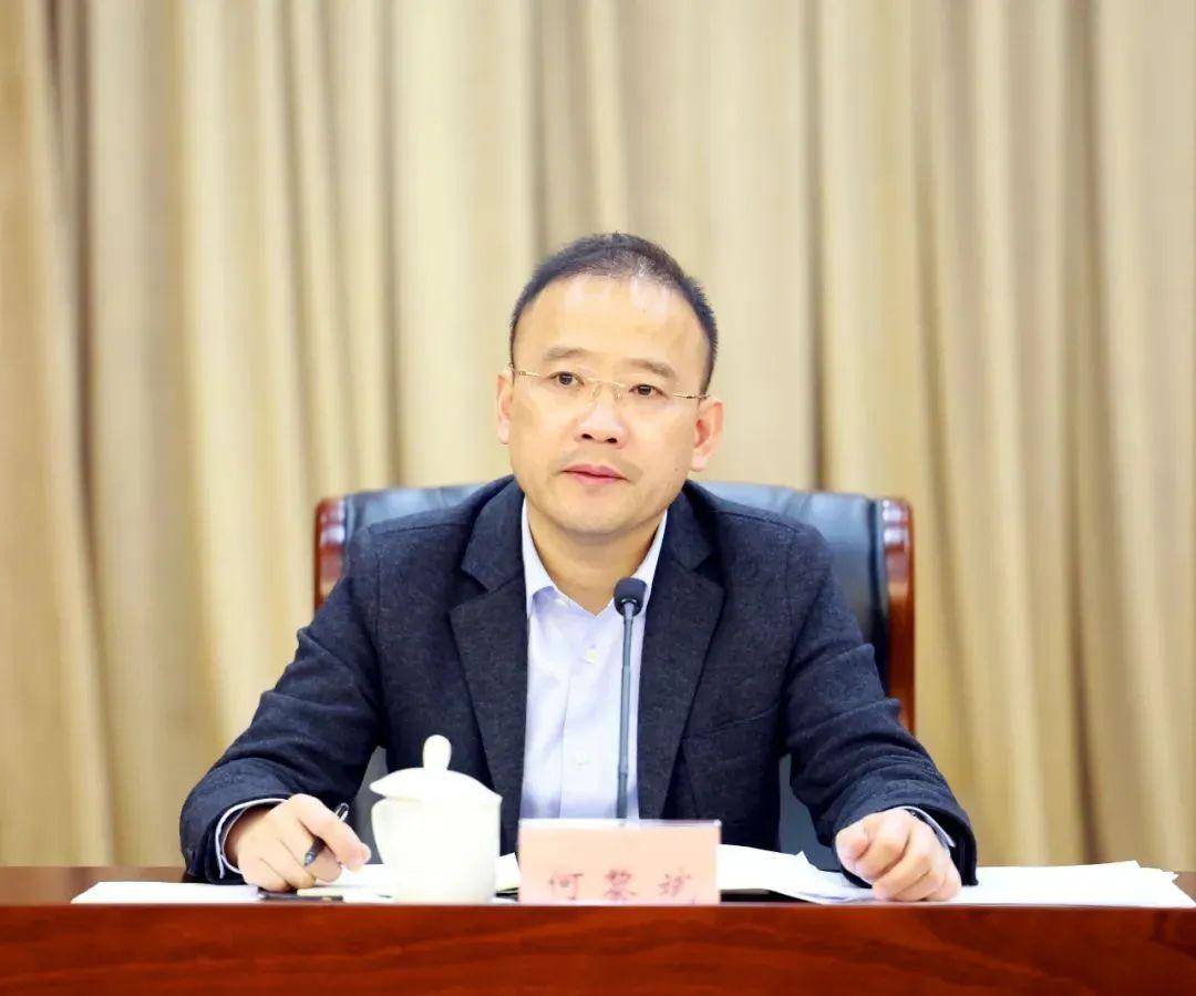 他曾任宁波市镇海区区长,共青团浙江省委副书记(主持工作)等职,2021年