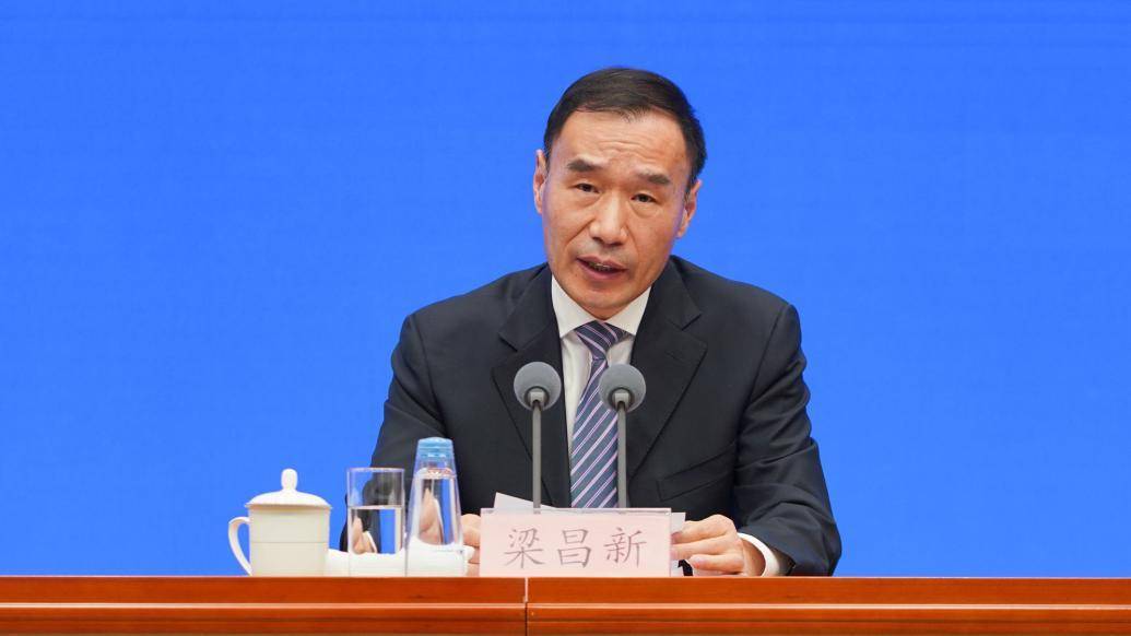 国家能源局综合司司长,新闻发言人梁昌新 澎湃新闻记者 周頔 摄4月12