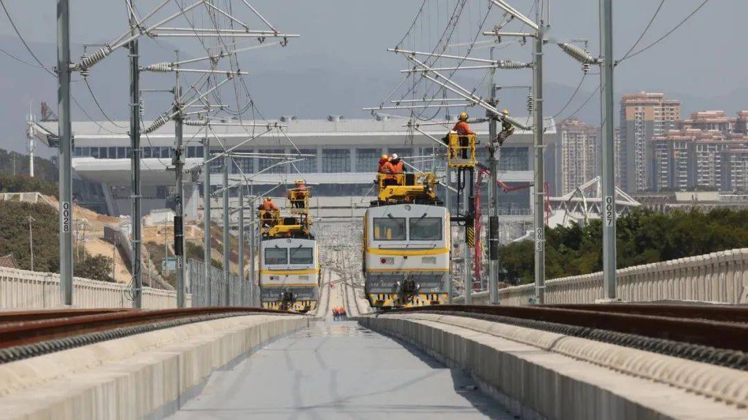 福厦高铁接触网今日开始送电_铁路_厦门_电力