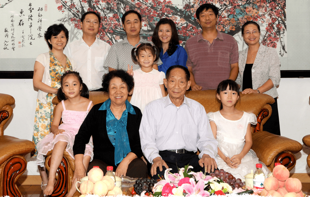 微洪江丨【学习袁隆平,做一粒好种子】"身教"大于"言传"的家风家教