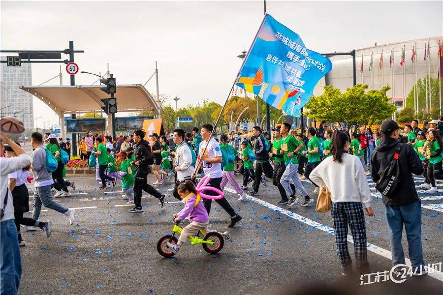 江苏24小时·滚动推送｜在春天里激情奔驰 多场马拉松赛鸣枪开赛