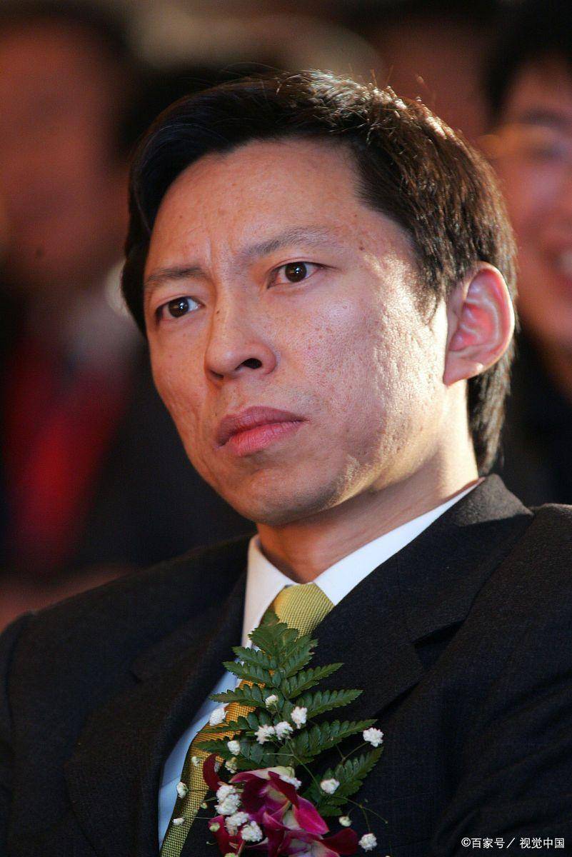 如何看待张朝阳建议不要熬夜和王石年轻人可以熬夜但要做出名堂来
