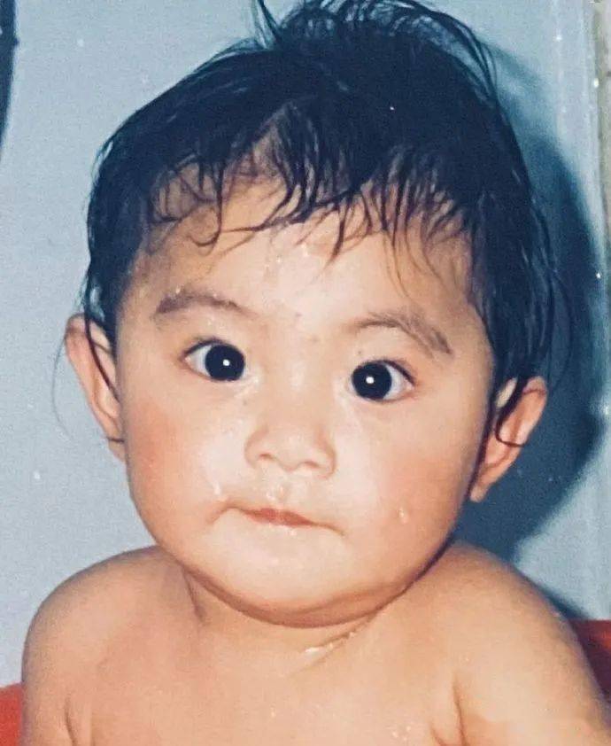 她洗澡照曝光?安可生唱她唱得最糟?张元英有多忙?_活动_gaeul_行程