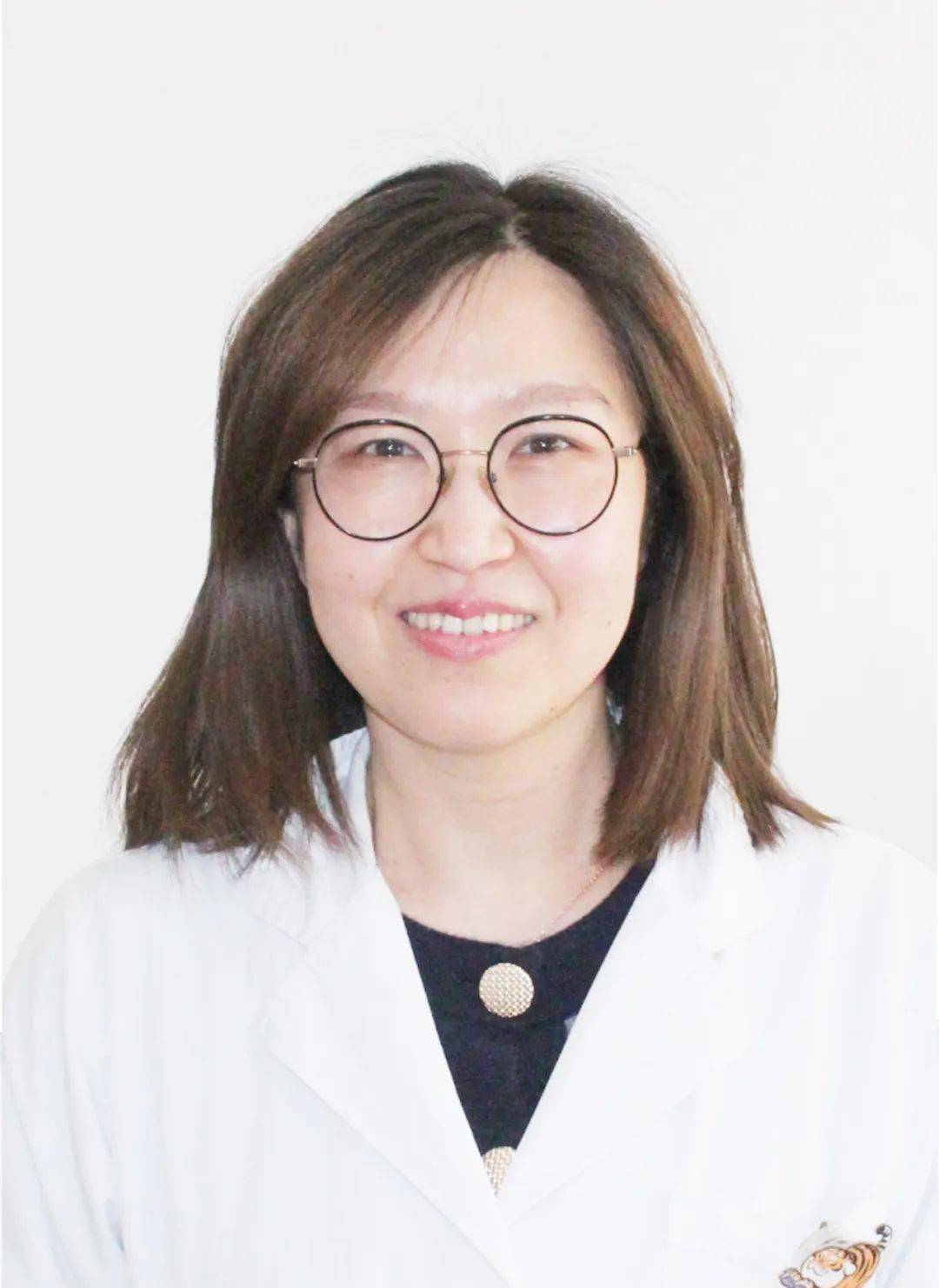 李小花欧 二毕业于上海交通大学医学院临床医学系,2006年中山医院全科