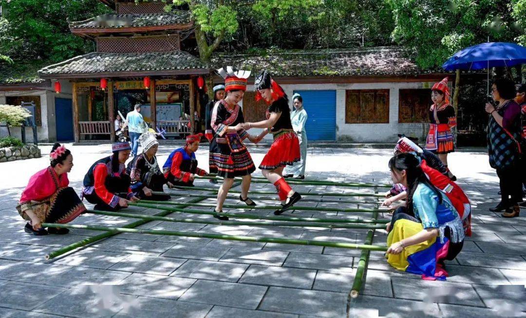 灵渠的"三月三",哪能少了欢乐的竹竿舞呢?