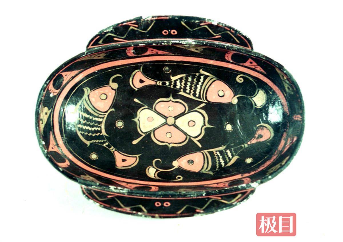 三鱼纹漆耳杯,西汉初至汉文帝前元十三年五月庚辰日(公元前2世纪初至