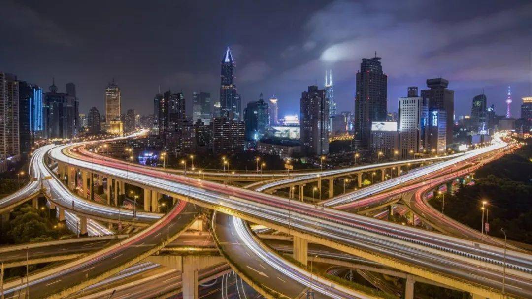 金地商都等高端消费聚集地,咫尺近享和信宝龙广场,福源广场等缤纷商业