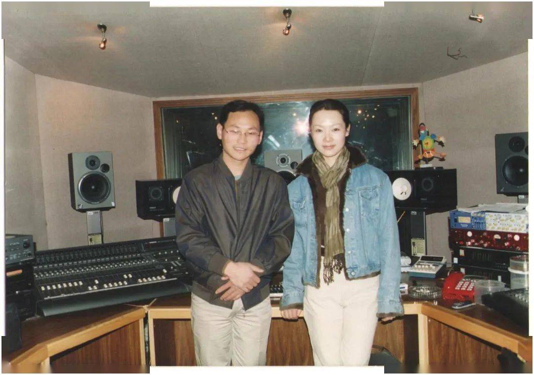 们赠送《唱着歌儿学古诗》歌碟印象是在2002年冬季,我和傅旭老师在北