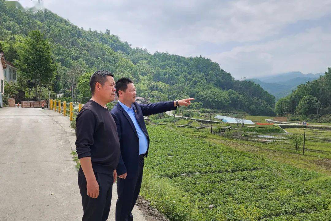 特写丨草池湾的守望者_刘辉_珍珠河_石泉