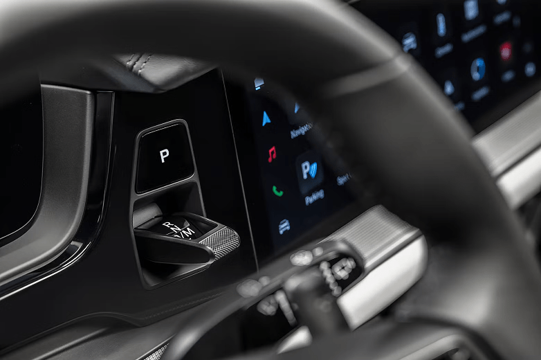 汽车制造商开始承认用户讨厌触摸屏：认为触摸屏既不提高驾驶体验 也不增加安全性