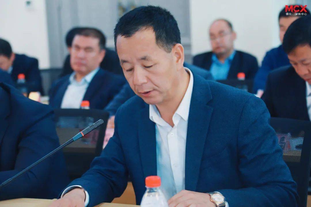 黄生昊在讲话中对企业为循化发展作出的贡献给予肯定.