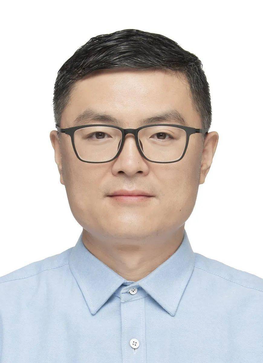 论坛主题:与光同行 创新引领