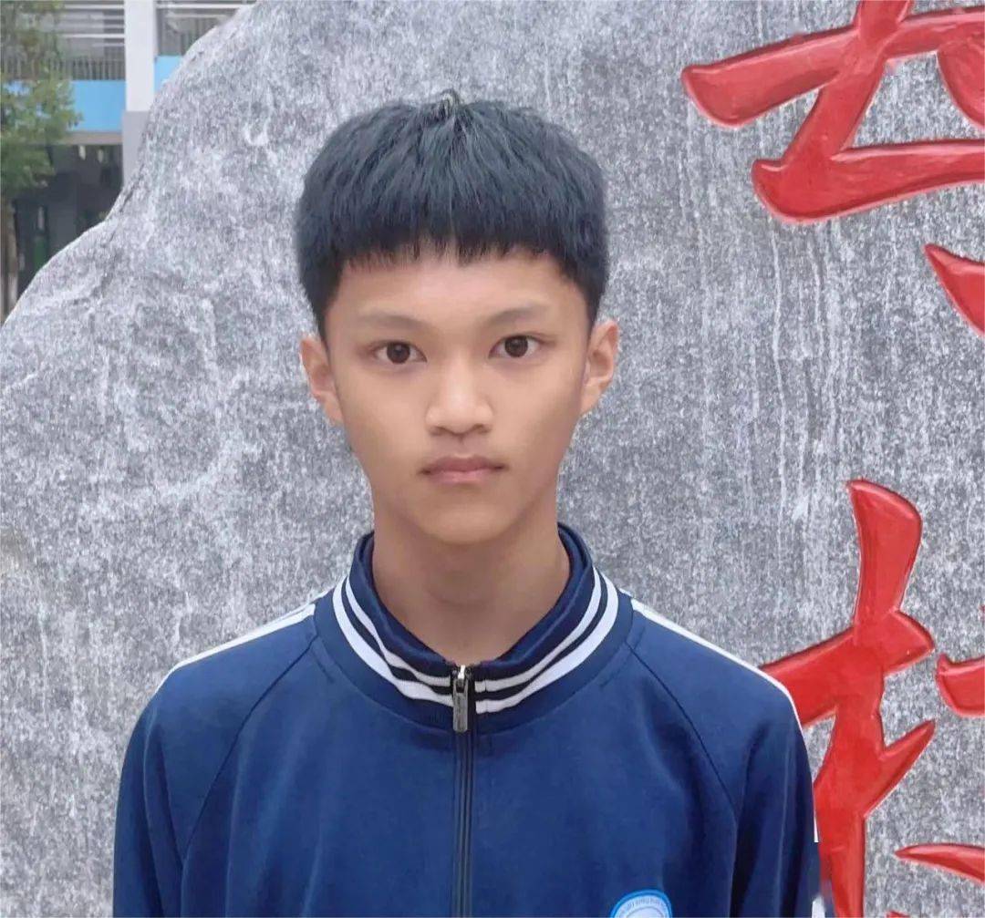 热爱体育,强健体魄——身边榜样之运动之星_汗水_阳光_年级