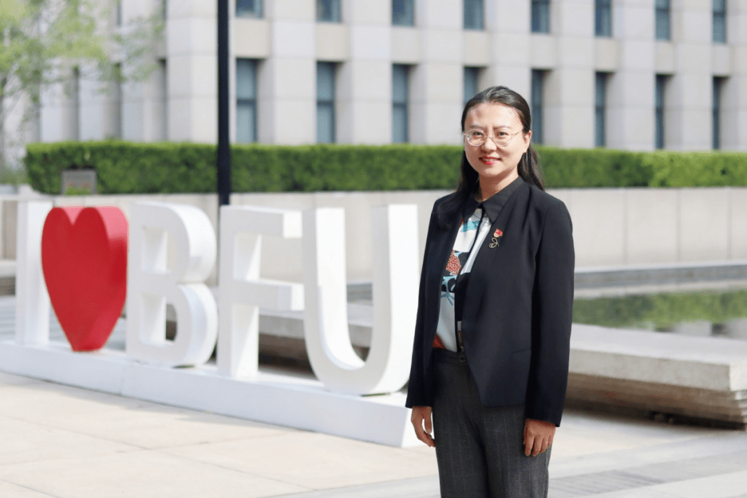 引航·榜样 | 王爽:一名辅导员的成长 ——让有梦想的学生有信仰,有