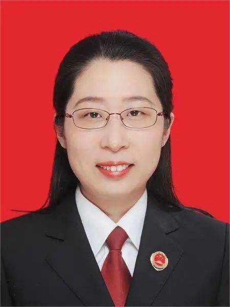 市人民检察院第四检察部副主任吴寒冰市人民检察院第一检察部副主任荣