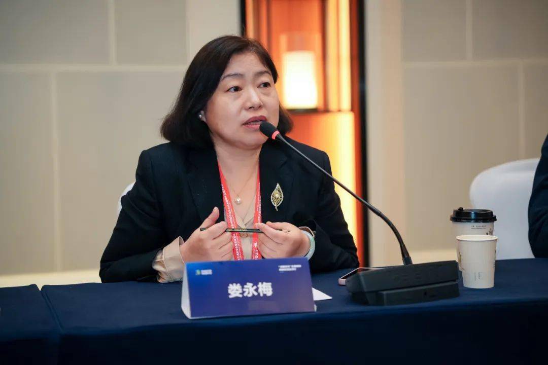与专家在私享汇现场积极探讨发言在沙龙的最后讨论环节,与会的娄永梅