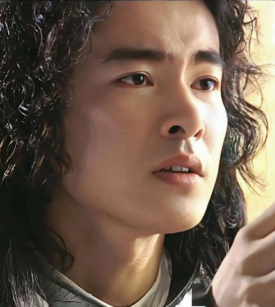 碾压胡歌的"男神天花板":公司倒了,他也崩了_于波_大哥_水月