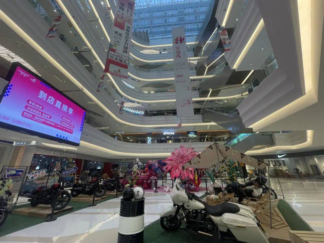 搁浅超十年,国芳天街今日开业,九堡人乐开花!庆春广场却惨遭流拍