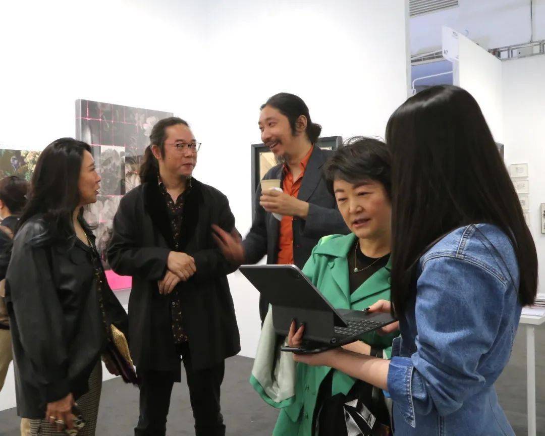 飞地艺术空间参展「北京当代·艺术博览会 — 重聚」展览现场丨a06