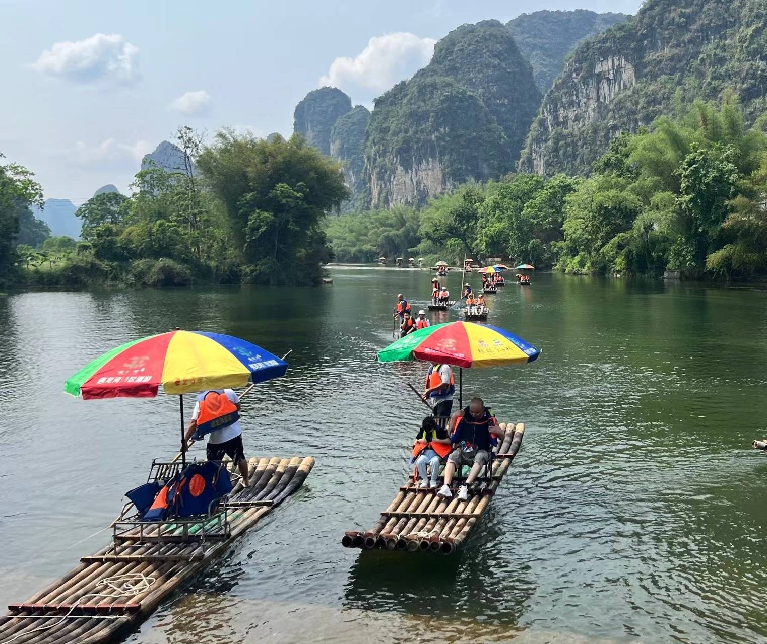 五一假期首日,桂林阳朔遇龙河景区封航停漂:水位降不下去,网上购票可