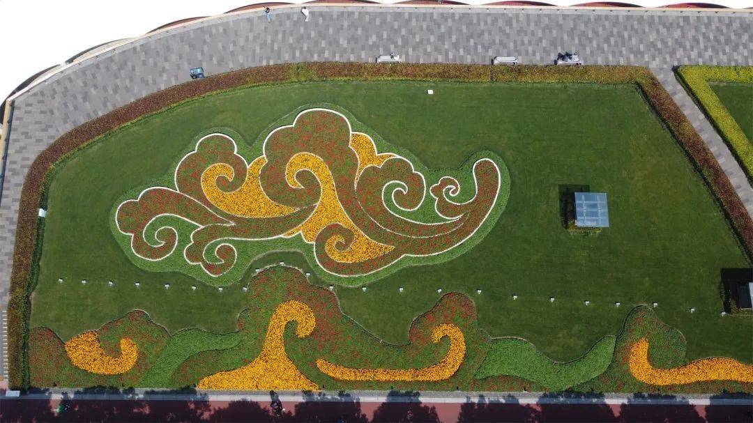 "五一"假期,浦东公园里的特色花坛,花境上新啦_雕塑_花卉_景点
